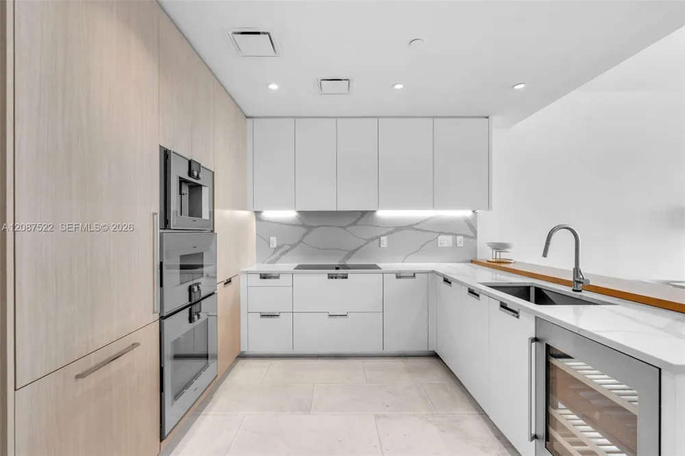 15701 Collins Ave #1703 Sunny Isles Beach, FL 33160