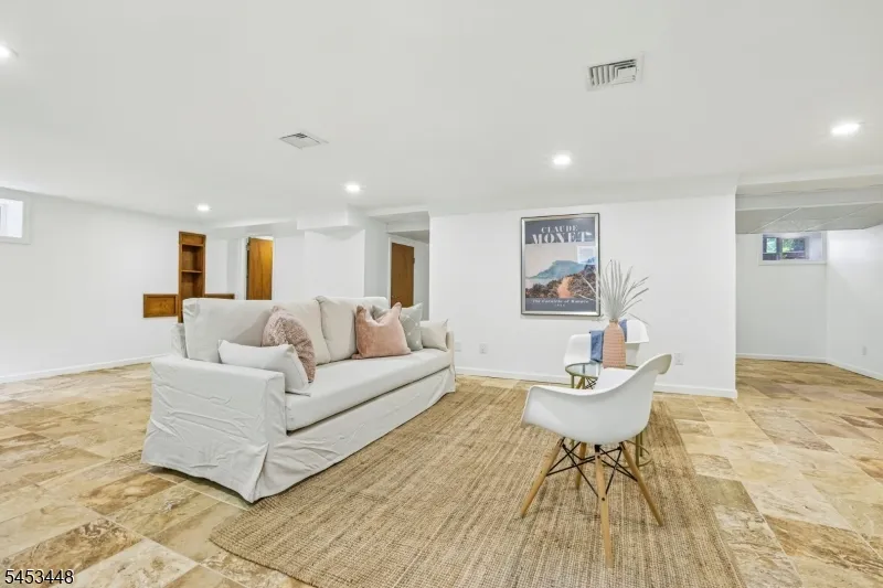 650 Ridgewood Rd Maplewood, NJ 07040