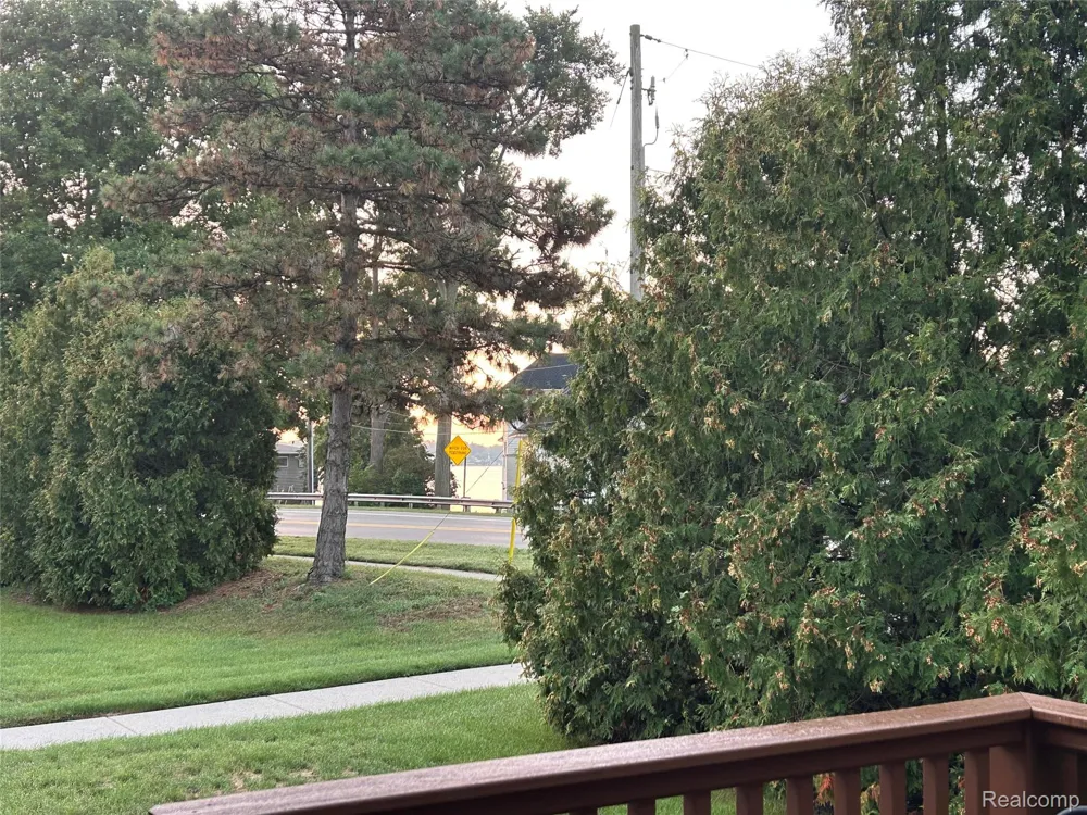 249 Wind Way Drive Walled Lake City, MI 48390