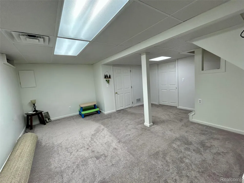 249 Wind Way Drive Walled Lake City, MI 48390