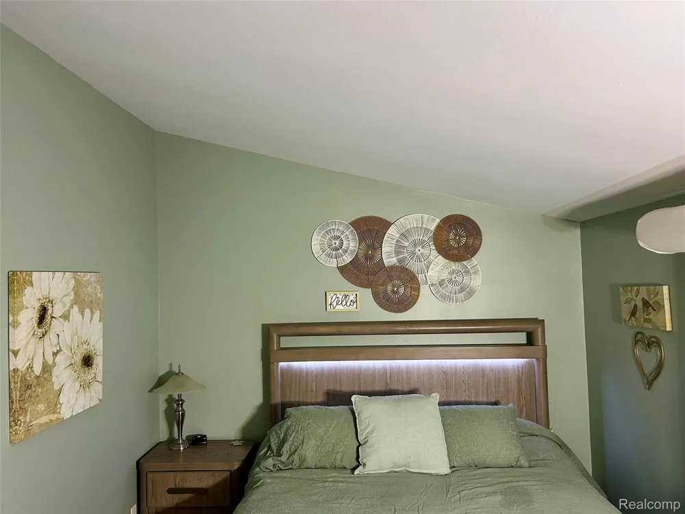 249 Wind Way Drive Walled Lake City, MI 48390