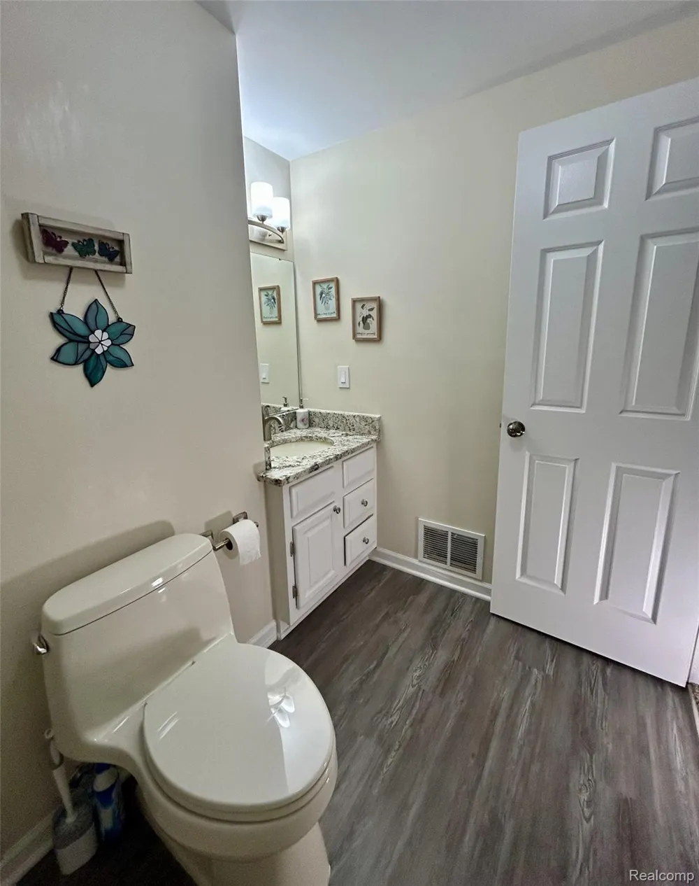 249 Wind Way Drive Walled Lake City, MI 48390