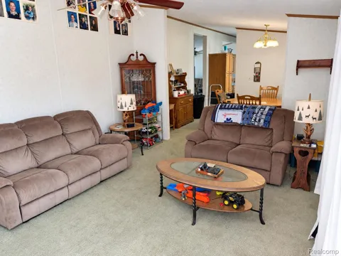 462 Ash Ridge
