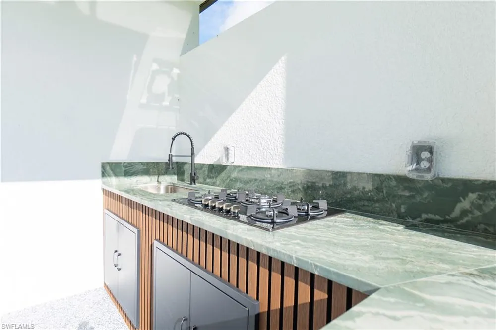 327 Lownde Avenue S Lehigh Acres, FL 33974