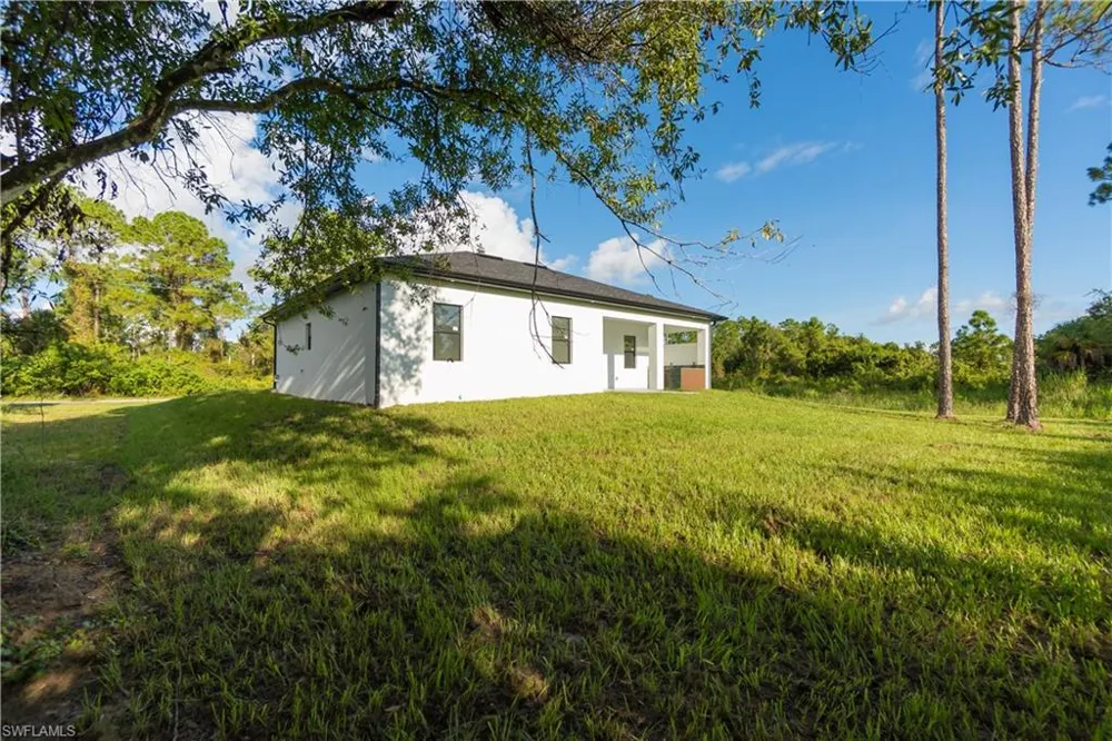 327 Lownde Avenue S Lehigh Acres, FL 33974
