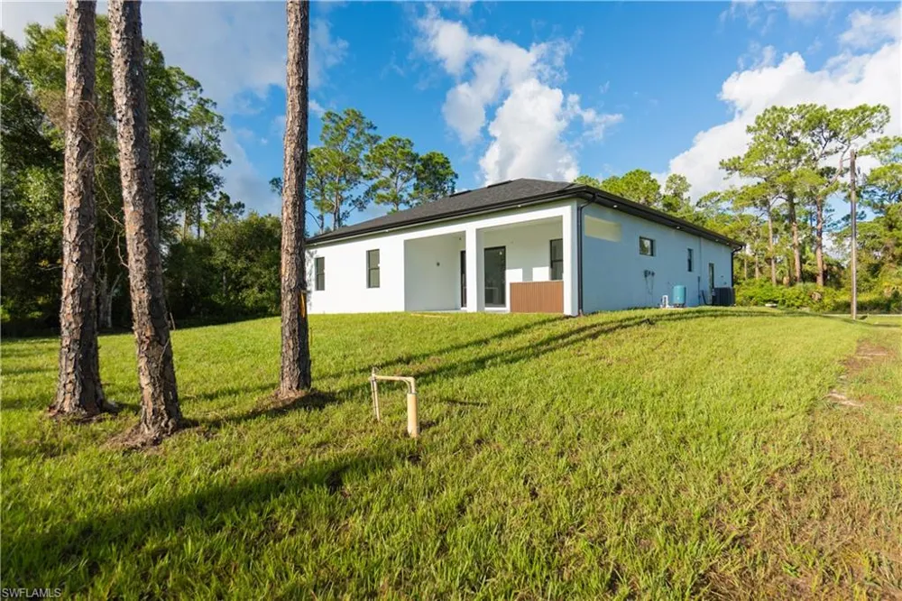 327 Lownde Avenue S Lehigh Acres, FL 33974