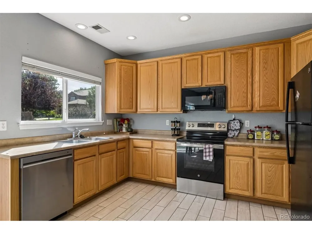 16034 E 97th Avenue Commerce City, CO 80022