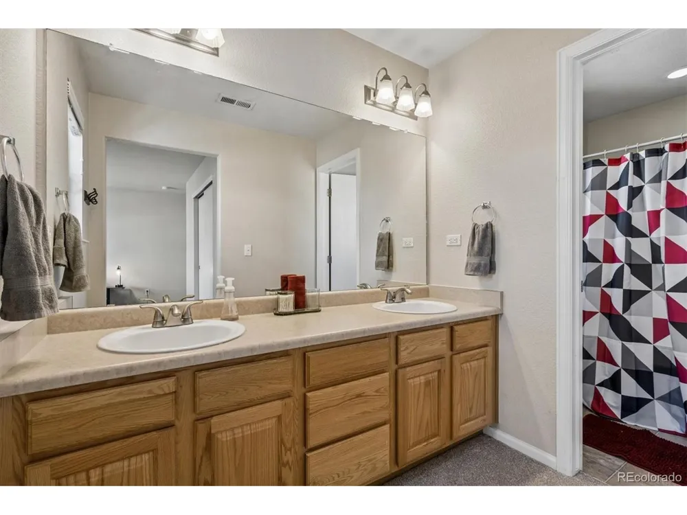 16034 E 97th Avenue Commerce City, CO 80022