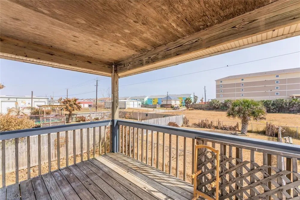 3614 Yale Street #2 Galveston, TX 77554