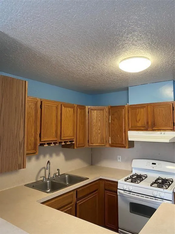3614 Yale Street #2 Galveston, TX 77554