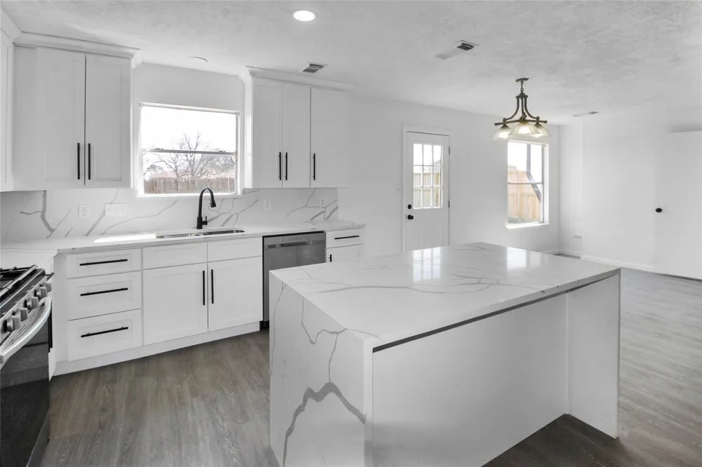 511 Chaseway Drive Missouri City, TX 77489