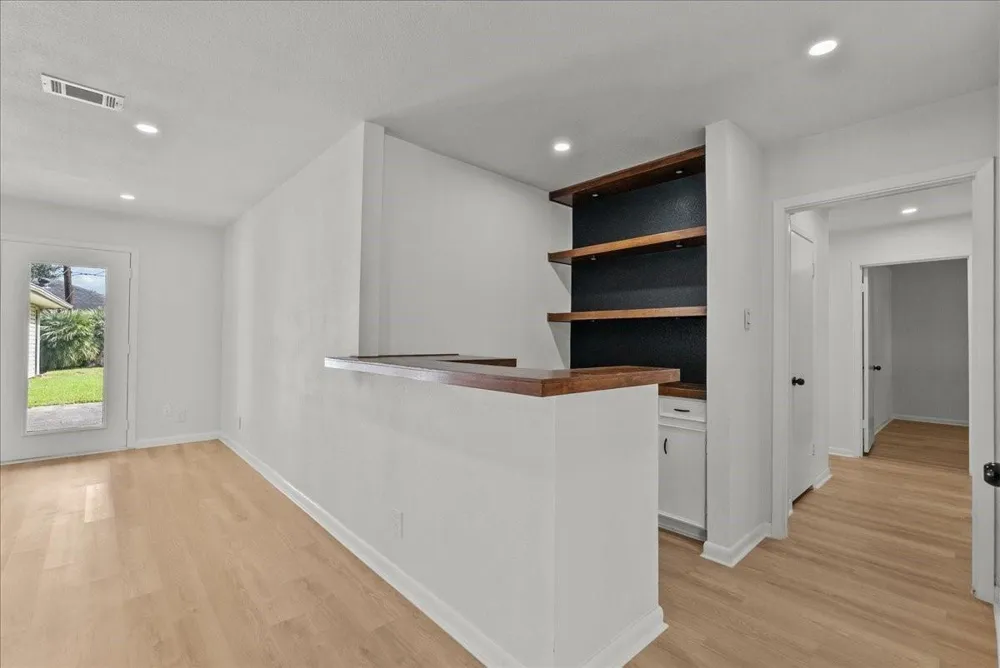 5762 Birdwood Road Houston, TX 77096