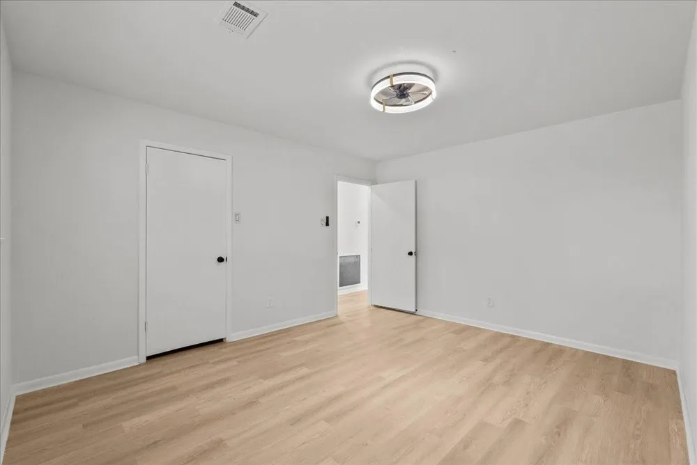 5762 Birdwood Road Houston, TX 77096