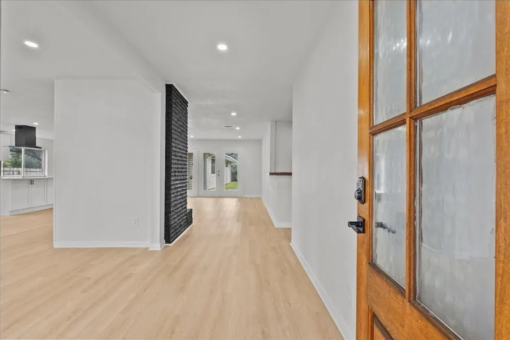 5762 Birdwood Road Houston, TX 77096