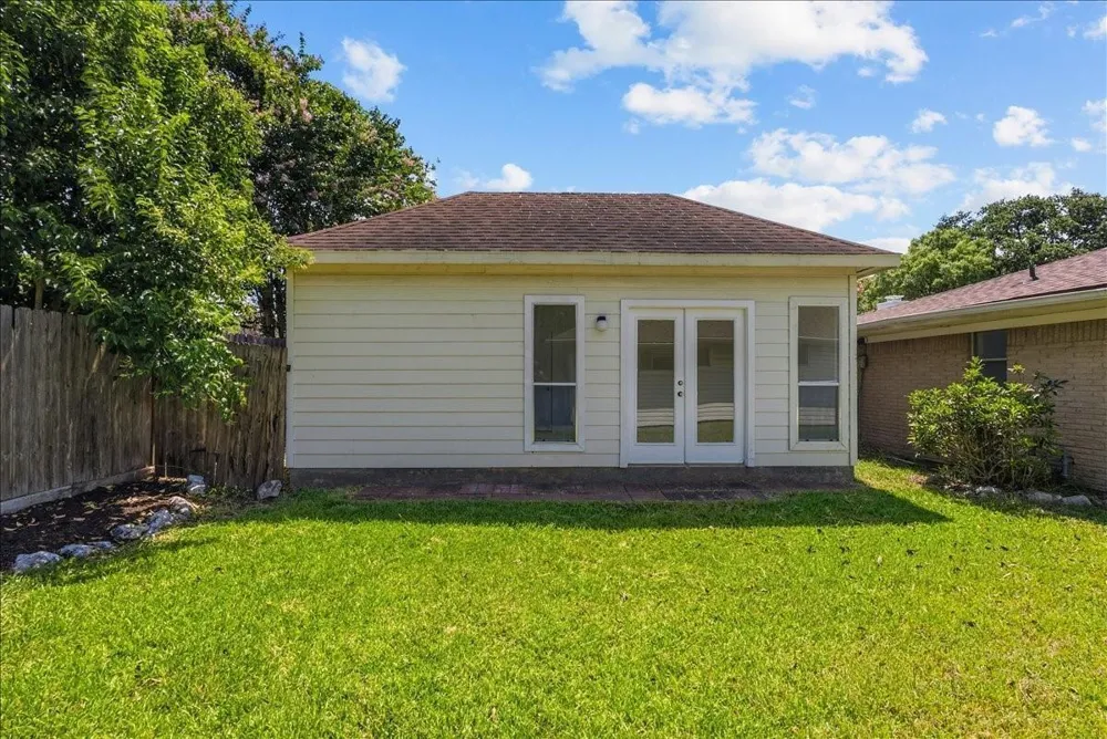 5762 Birdwood Road Houston, TX 77096