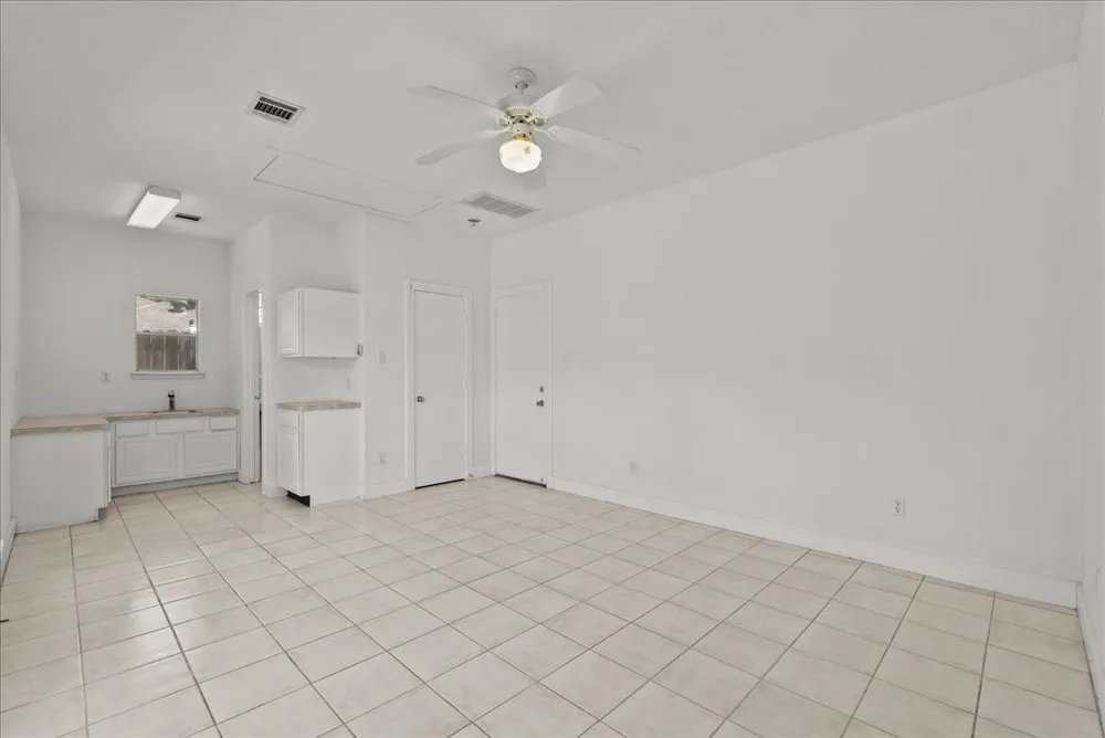5762 Birdwood Road Houston, TX 77096