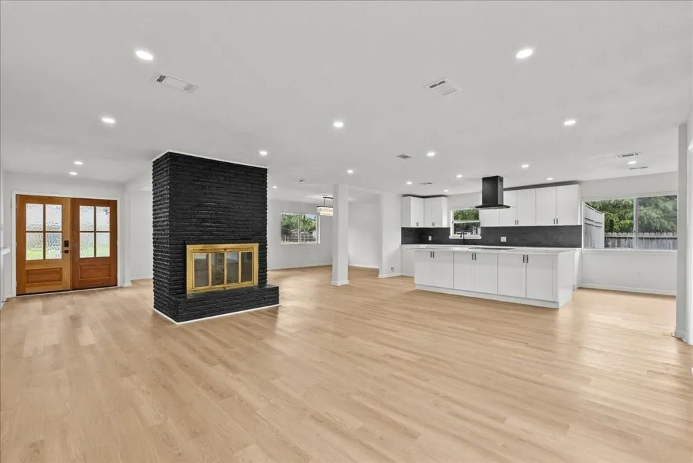 5762 Birdwood Road Houston, TX 77096
