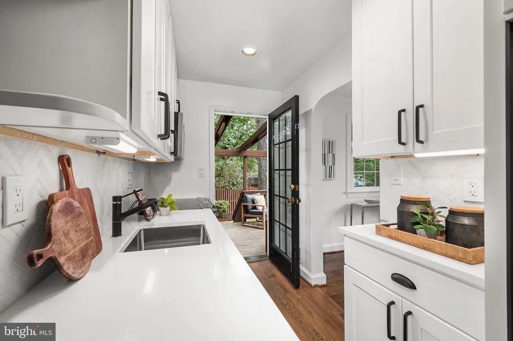 1506 WAYNE STREET Alexandria, VA 22301