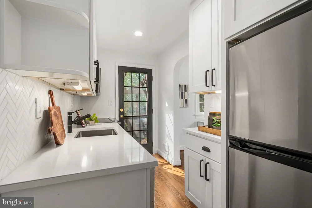 1506 WAYNE STREET Alexandria, VA 22301