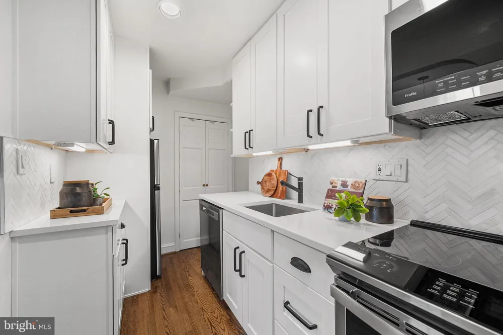 1506 WAYNE STREET Alexandria, VA 22301