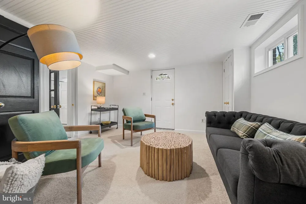 1506 WAYNE STREET Alexandria, VA 22301