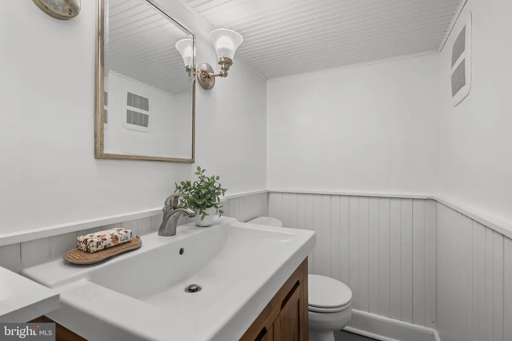 1506 WAYNE STREET Alexandria, VA 22301