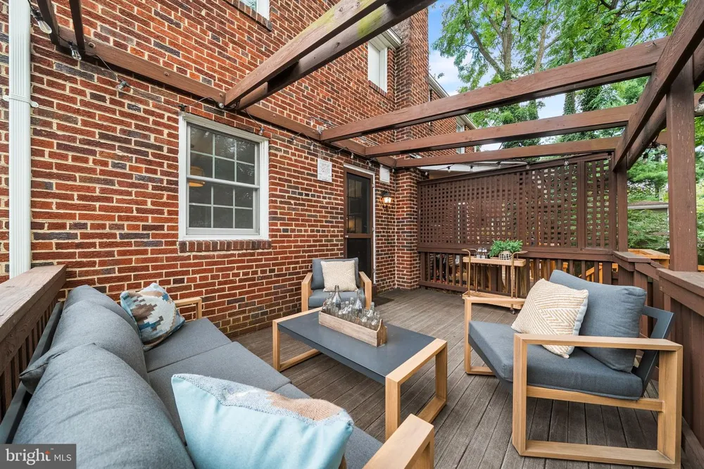 1506 WAYNE STREET Alexandria, VA 22301