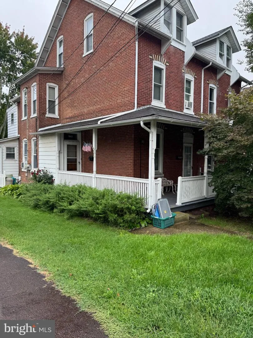 442 WALNUT STREET #1ST FLOOR Royersford, PA 19468