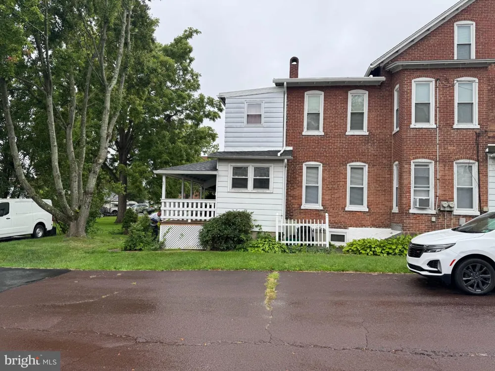 442 WALNUT STREET #1ST FLOOR Royersford, PA 19468