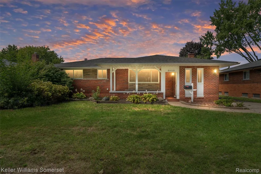 8909 Shannon Drive Sterling Heights City, MI 48314