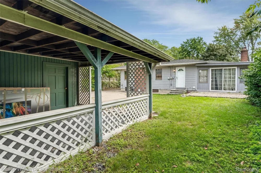 8909 Shannon Drive Sterling Heights City, MI 48314