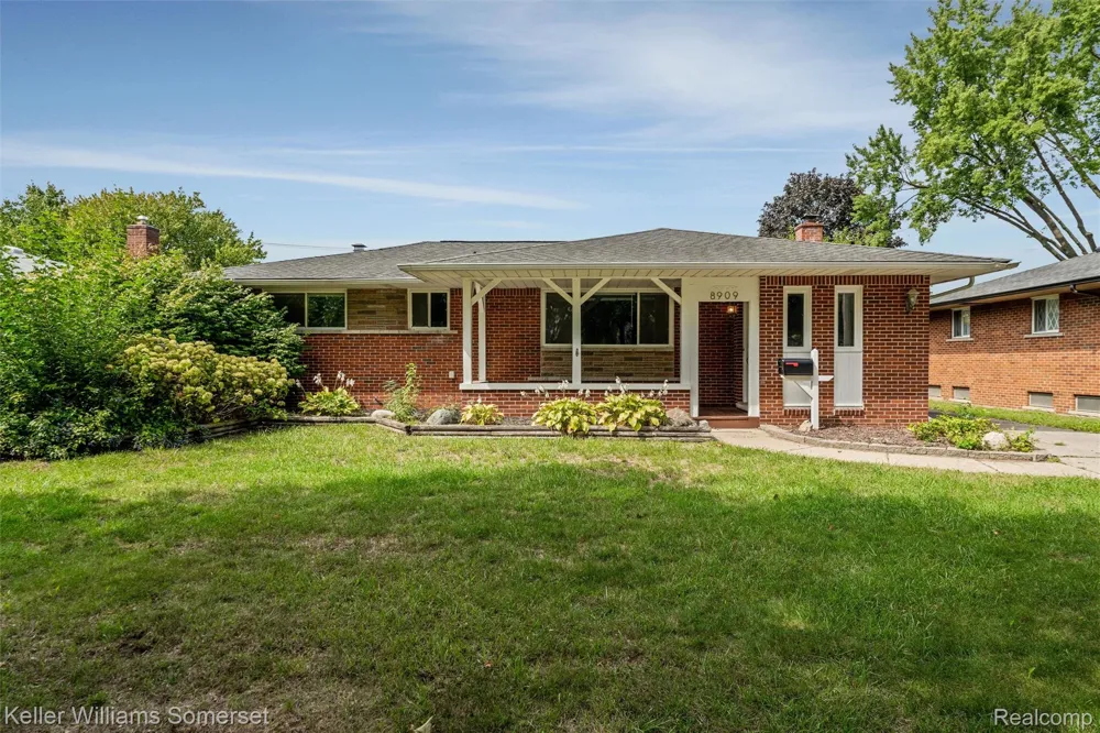 8909 Shannon Drive Sterling Heights City, MI 48314