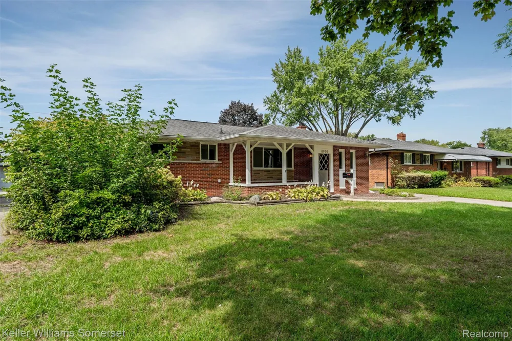 8909 Shannon Drive Sterling Heights City, MI 48314