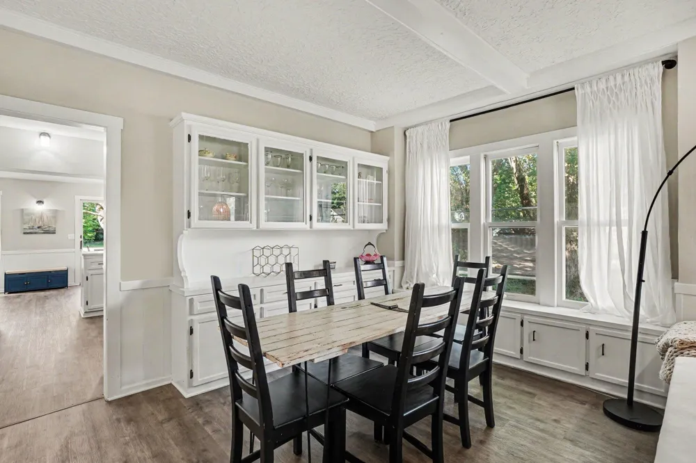 461 W Lakewood Boulevard Holland Charter Township, MI 49424