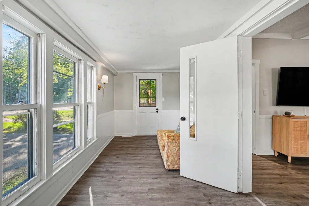 461 W Lakewood Boulevard Holland Charter Township, MI 49424