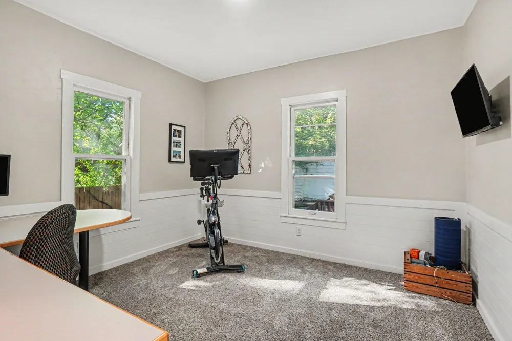 461 W Lakewood Boulevard Holland Charter Township, MI 49424