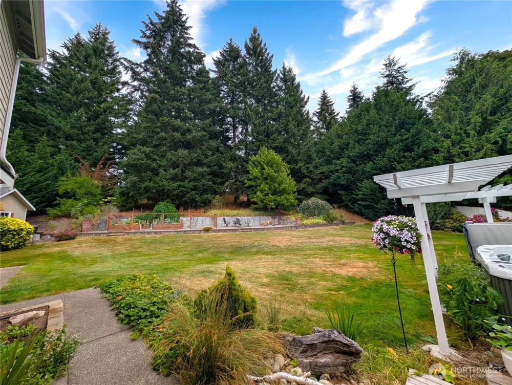 21611 22nd Street E Lake Tapps, WA 98391