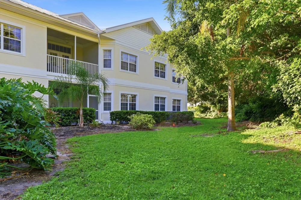 3803 54TH DRIVE W #103 Bradenton, FL 34210