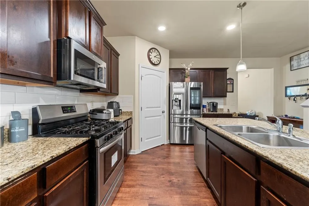 71 Meadowlark Way Dawsonville, GA 30534