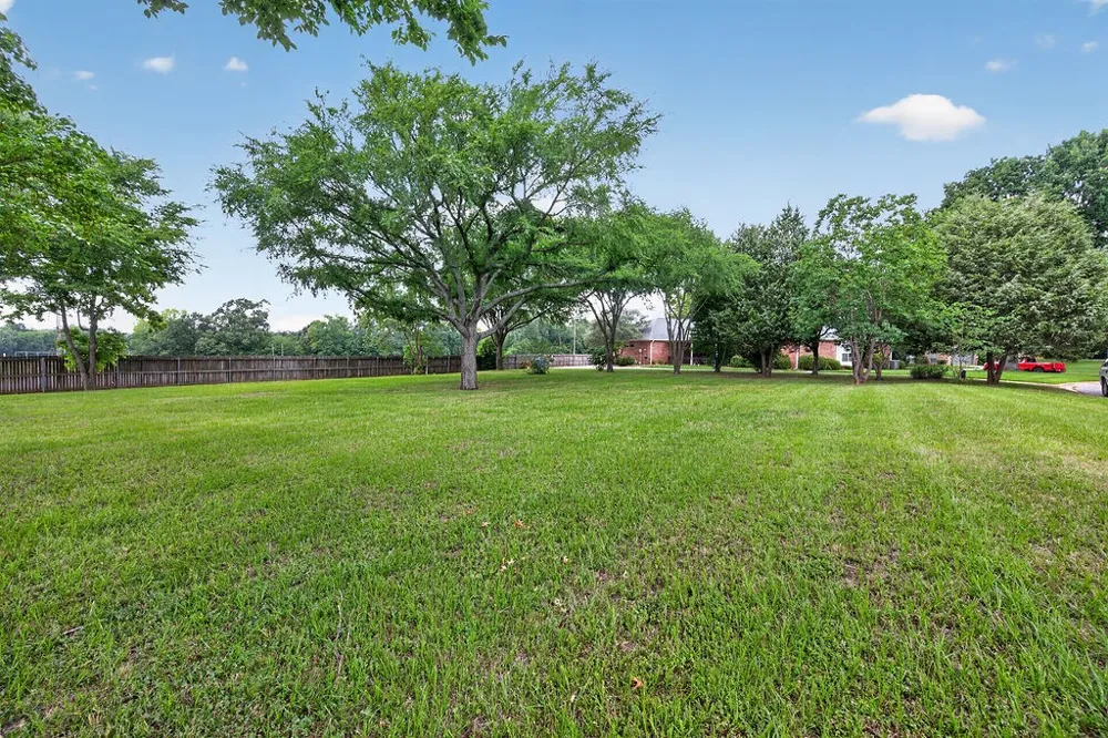 800 Rico Drive Athens, TX 75751