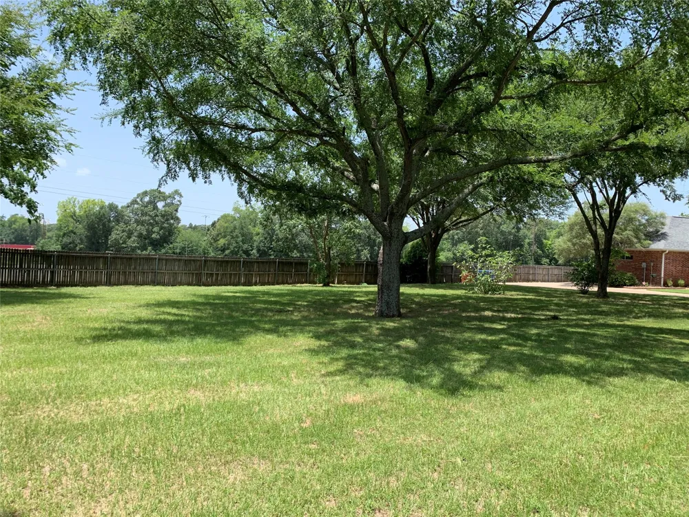 800 Rico Drive Athens, TX 75751
