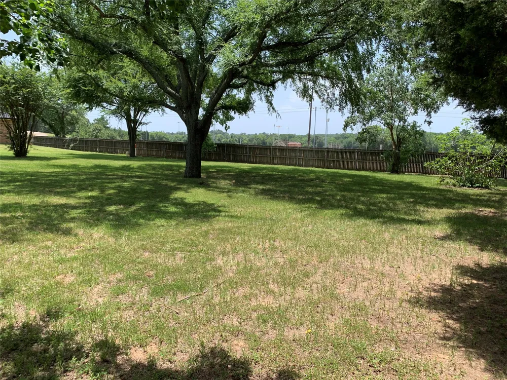 800 Rico Drive Athens, TX 75751