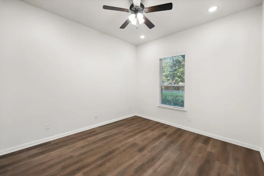 16 Dobbins Crossing Corsicana, TX 75110