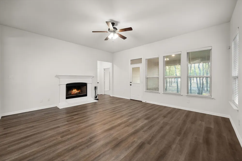 16 Dobbins Crossing Corsicana, TX 75110