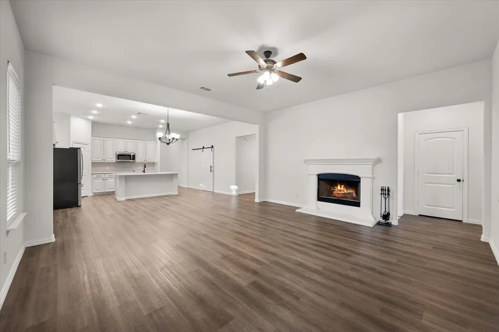16 Dobbins Crossing Corsicana, TX 75110
