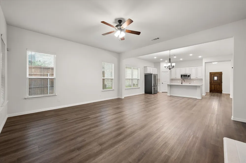 16 Dobbins Crossing Corsicana, TX 75110