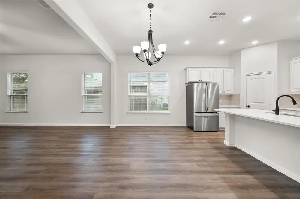 16 Dobbins Crossing Corsicana, TX 75110