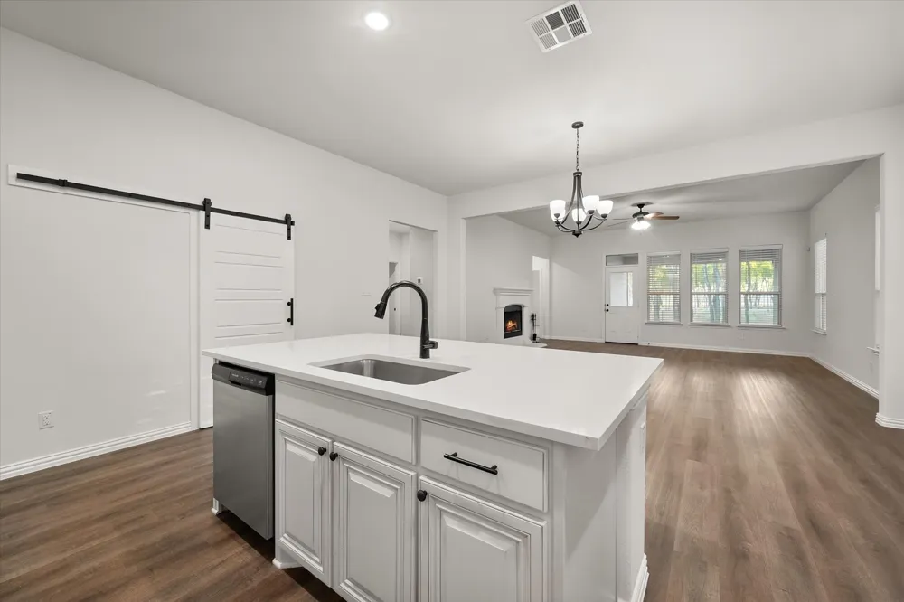 16 Dobbins Crossing Corsicana, TX 75110