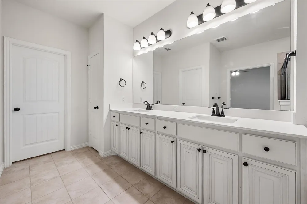 16 Dobbins Crossing Corsicana, TX 75110