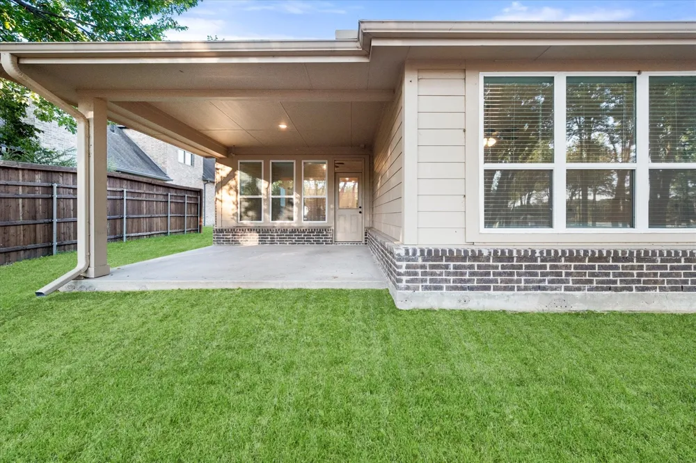 16 Dobbins Crossing Corsicana, TX 75110